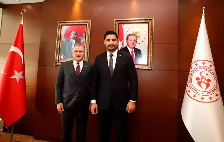 Bakan Bak, Güreş Başkanı Akgül'ü Kabul Etti