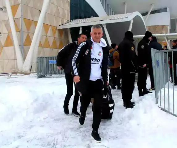 Beşiktaş, Sivas'ta Soğukta Karşılandı