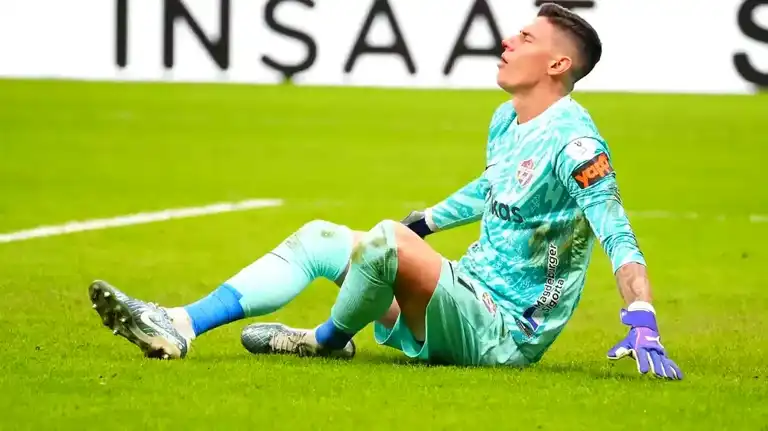 Berke Özer Fenerbahçe Karşısı Öncesi Sakatlandı!