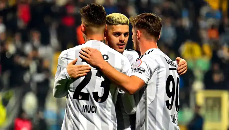 Futbolcu, 2-3 Hafta Sahada Olmayacak!
