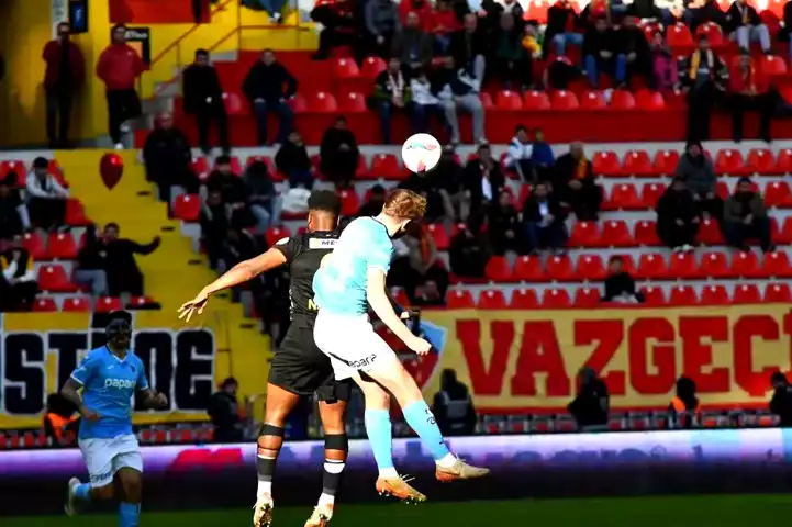 Kayserispor-Trabzonspor: İlk Yarı Golsüz Beraberlik!