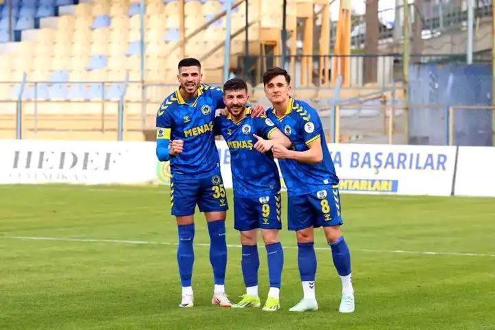 Menemen FK, Nazillispor'u 5-3 Yendi! Play-Off Umudu Güçlendi