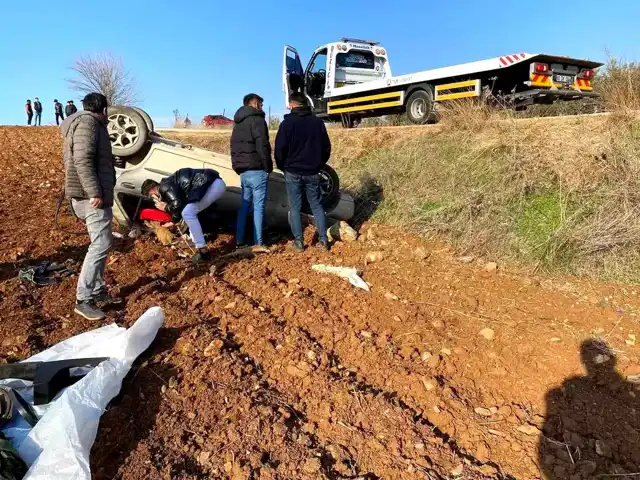 Osmaniye'de Takla Atan Otomobil Tarlaya Uçtu: 2 Yaralı