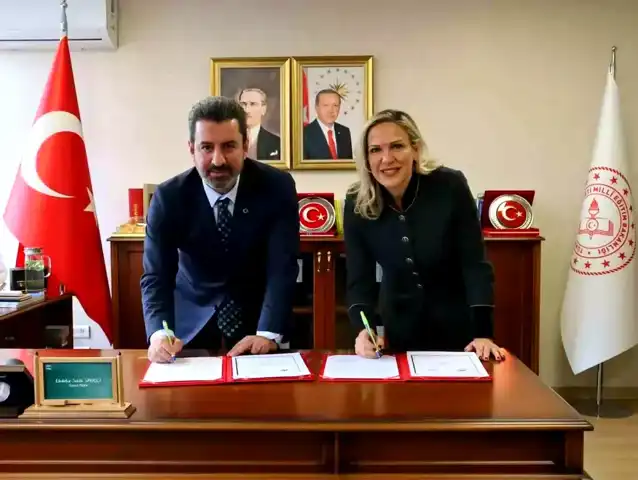 180 Bin Öğrenciye Tenis Eğitimi