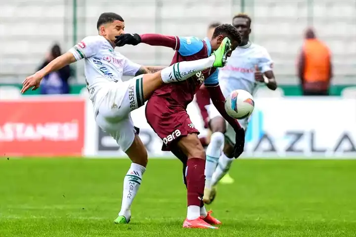 Trabzonspor, Konyaspor'a Uzatmalarda Yenildi!