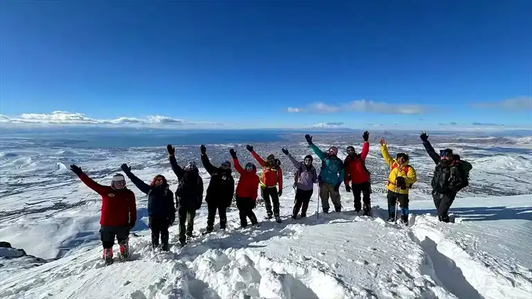 Van'da Dağcılar Küçük Erek Dağı'nı Fethetti!